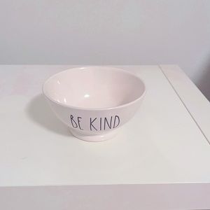 🥣 Rae Dunn Bowl - BE KIND
